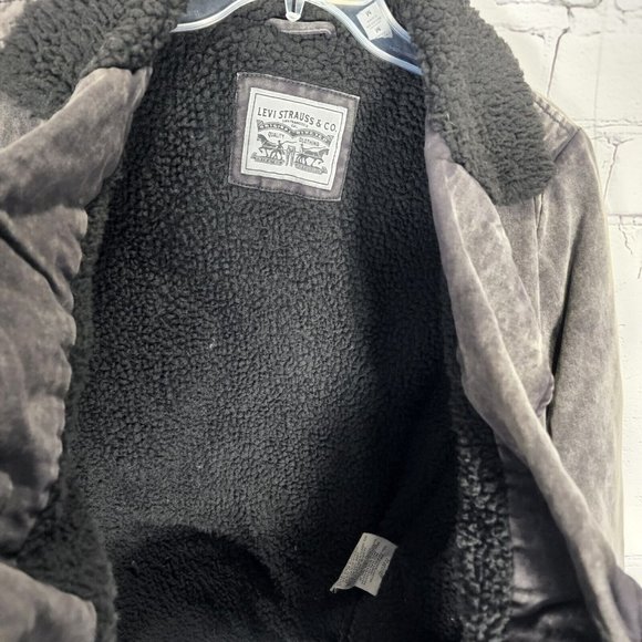 Levi's Women's Size M Black Acid Washer Denim Belted Sherpa Moto Jacket - Picture 12 of 12